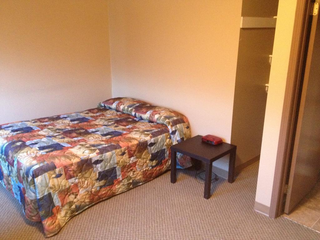 Chubby'S Bar & Motel Belle Plaine Room photo